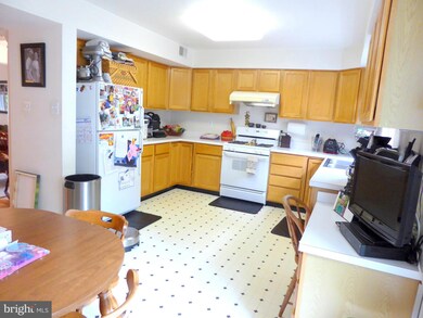 2 Stags Leap Ct, Germantown, MD 20874 - photo 6