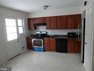 634 Queensgate Rd, Baltimore, MD 21229 - photo 5