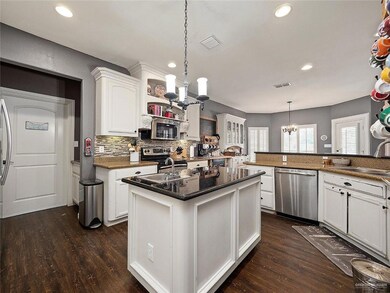 1004 Justin Cir, Donna, TX 78537 - photo 4