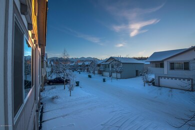 Street View of Mountains