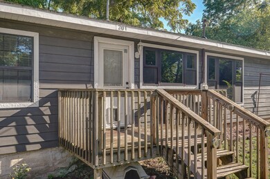 201 N Elm St-104