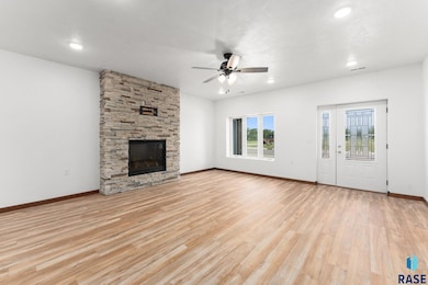 961 Thomas Dr Dr, Centerville, SD 57014 - photo 3