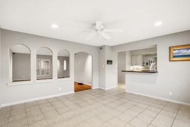 2133 Winrock Blvd unit 34, Houston, TX 77057 - photo 4