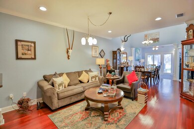 Living/dining/sunroom