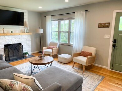 1634 Highland LR window