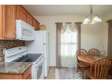 2506 56th St, Des Moines, IA 50310 - photo 4