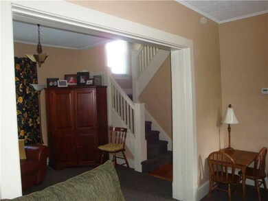 Entry/Foyer.