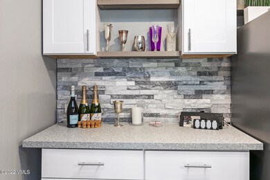 1061 W Beaver Creek Blvd-004-018-Kitchen