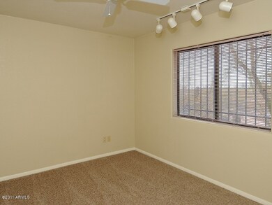 3243 N Val Vista