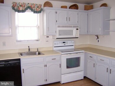 3 Pinecrest Ct, Woodbury, NJ 08096 - photo 5