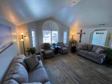 1040 Hopkins Rd, Central Point, OR 97502 - photo 4