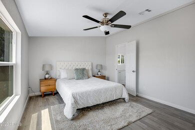 320 E McKellips Rd-64