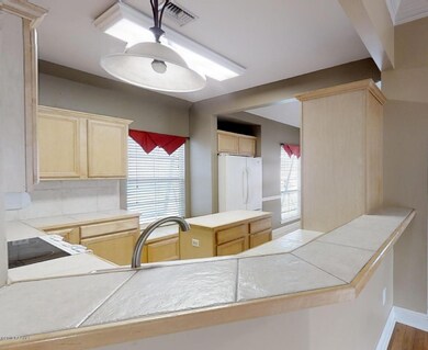 913 Canberra Rd Kitchen Bar