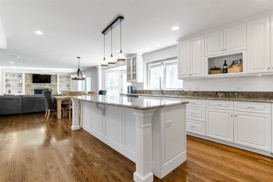 38 Christina Cir, Wheaton, IL 60189 - photo 7