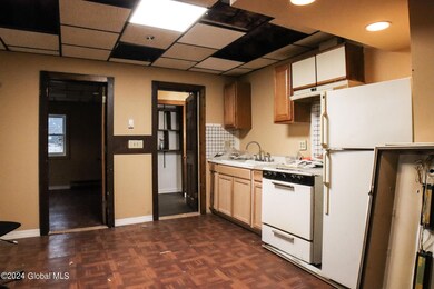 480 Hamilton St, Albany, NY 12203 - photo 4