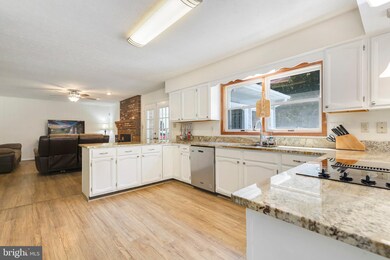 9555 Hickory Acres Ct, Pomfret, MD 20675 - photo 6