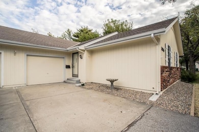 106 SW Donovan Rd, Lees Summit, MO 64063 - photo 4