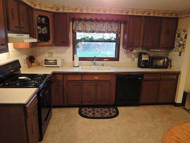Kitchen Large eat in kitchen
