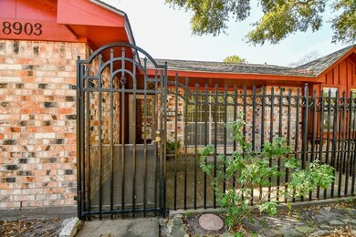8903 Shady Arbor Ct, Houston, TX 77040 - photo 6
