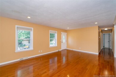 4340 Country View Dr, Floyds Knobs, IN 47119 - photo 6