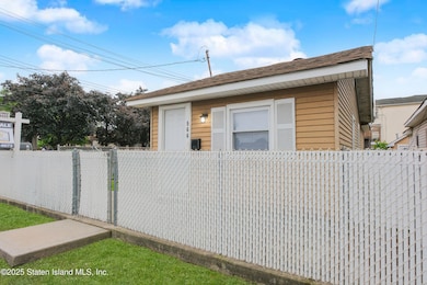 566 Hunter Ave, Staten Island, NY 10306 - photo 3