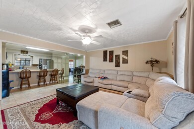 15316Moss-76