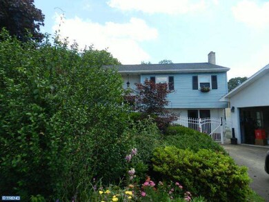 105 Maple Dr, Morgantown, PA 19543 - photo 2