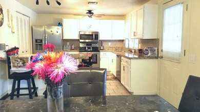 Kitchen with Eat In area