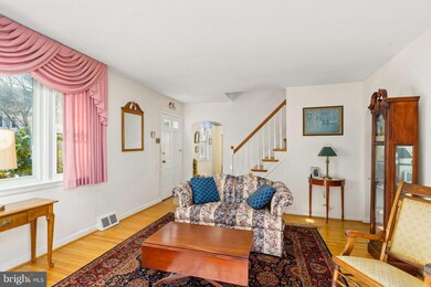 13 Golf Rd, Darby, PA 19023 - photo 4
