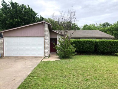 7472 Sandhurst Ln S, North Richland Hills, TX 76182 - photo 2
