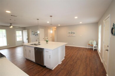 Photo taken prior to current tenancy.