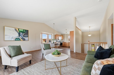 992 Farmers Ridge Trail, Belle Plaine, MN 56011 - photo 6