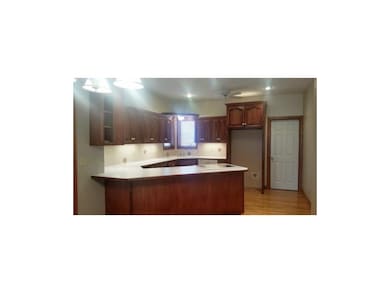 Kitchen features Over & under cabinet lighting