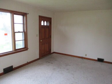 424 S Pine St, Wapakoneta, OH 45895 - photo 5