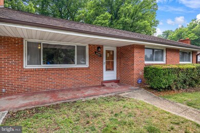 6005 Quintana St, Riverdale, MD 20737 - photo 3