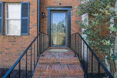 1670 Grist Mill Dr, Marietta, GA 30062 - photo 2