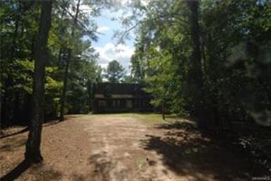 Wooded area in front of the house. Plenty of priva