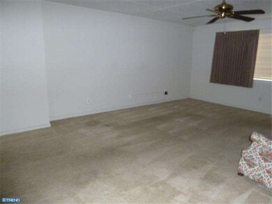 145 Riversedge Dr, Norristown, PA 19403 - photo 6