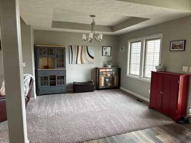 6716 Westbrook Dr, Columbus, IN 47201 - photo 2