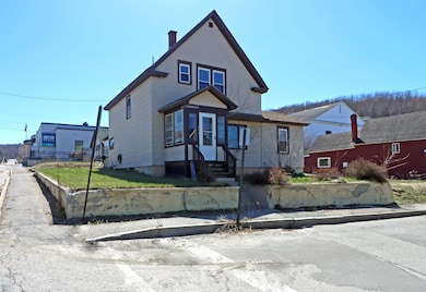 638 Rockingham St, Berlin, NH 03570 - photo 3