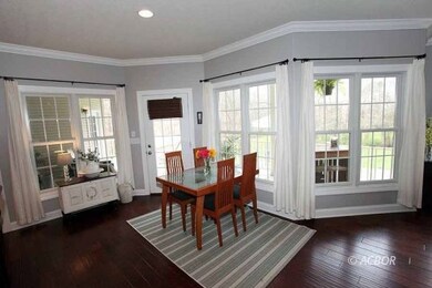BREAKFAST NOOK