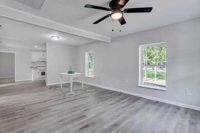 1013 Trinity St, Cleburne, TX 76031 - photo 5