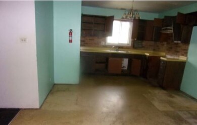 17751 Hillcrest Dr, Country Club Hills, IL 60478 - photo 5