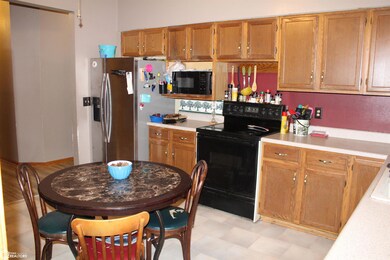 108 N Bloomfield Ave, Bloomfield, IA 52537 - photo 7