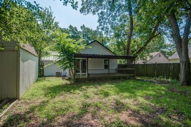 915 Pine St, Bonham, TX 75418 - photo 6
