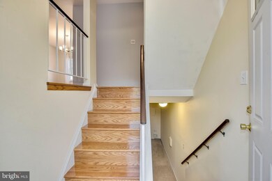 2357 Hunters Square Ct, Reston, VA 20191 - photo 3