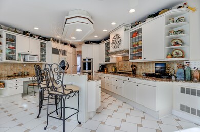 6 Western Dr, Colts Neck, NJ 07722 - photo 4