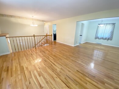 18 Weston Dr, Clifton Park, NY 12065 - photo 3