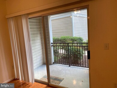 12945 Centre Park Cir unit 105, Herndon, VA 20171 - photo 4