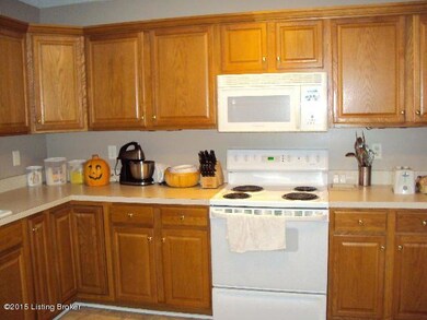 8016 Schroering Dr, Louisville, KY 40291 - photo 6